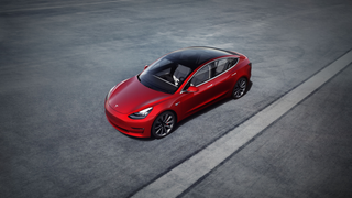 Tesla rebaja por sorpresa el precio de sus autos en miles de dólares